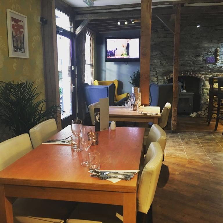 Ty Morgan's * Rhayader